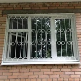 сварная решетка белого цвета