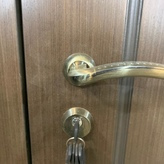 раздельная ручка металлической двери