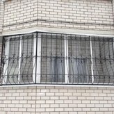 решетка от производителя на балкон черного цвета